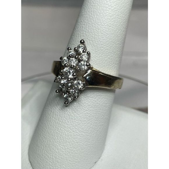 10KT Yellow Gold Cluster Clear Iolite Ring - Picture 3 of 7